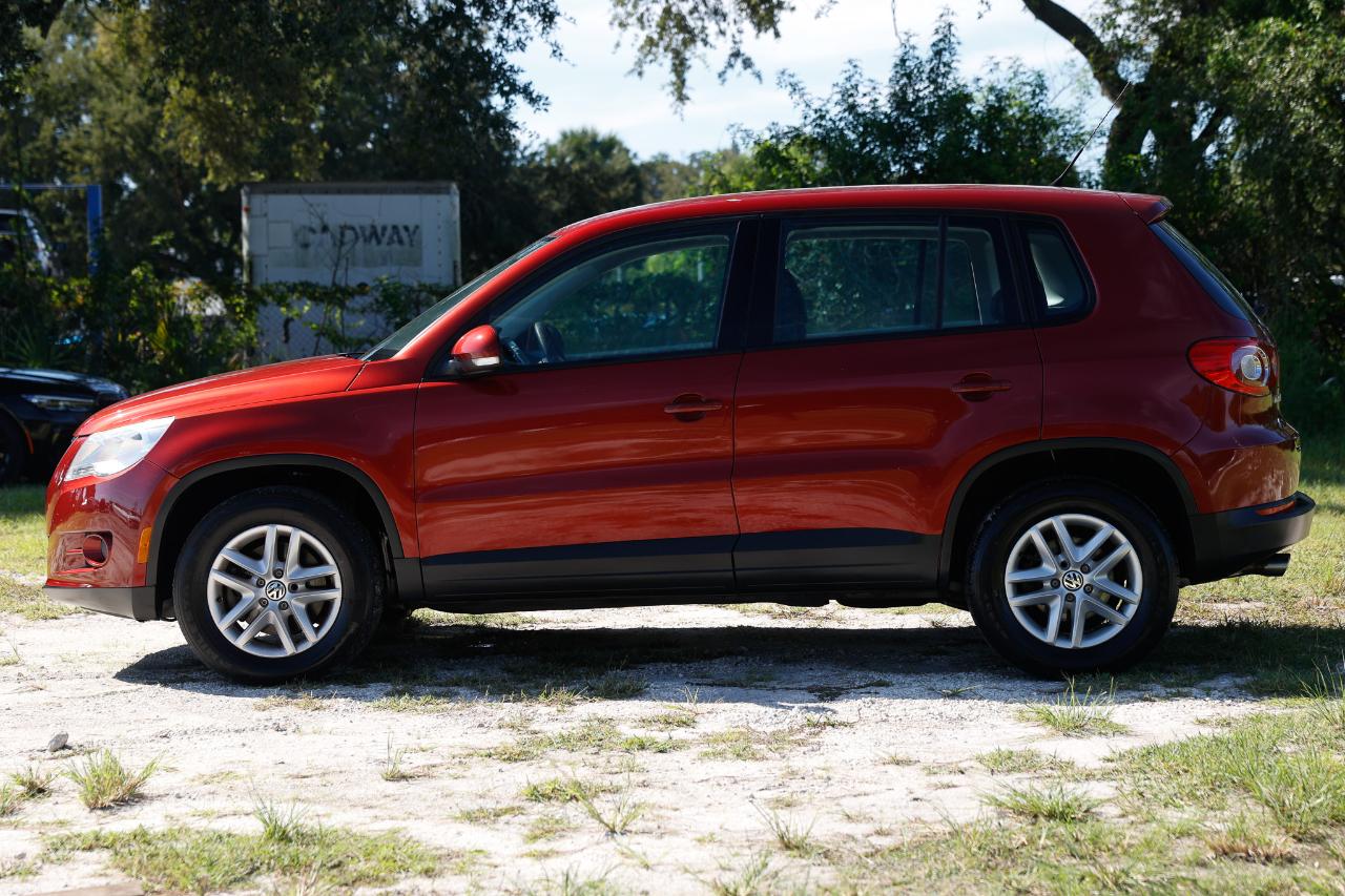 Volkswagen Tiguan  2011