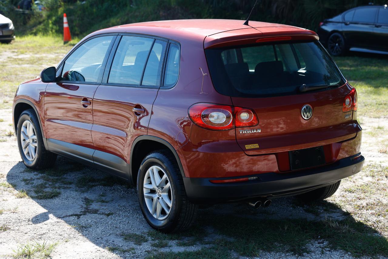 Volkswagen Tiguan  2011