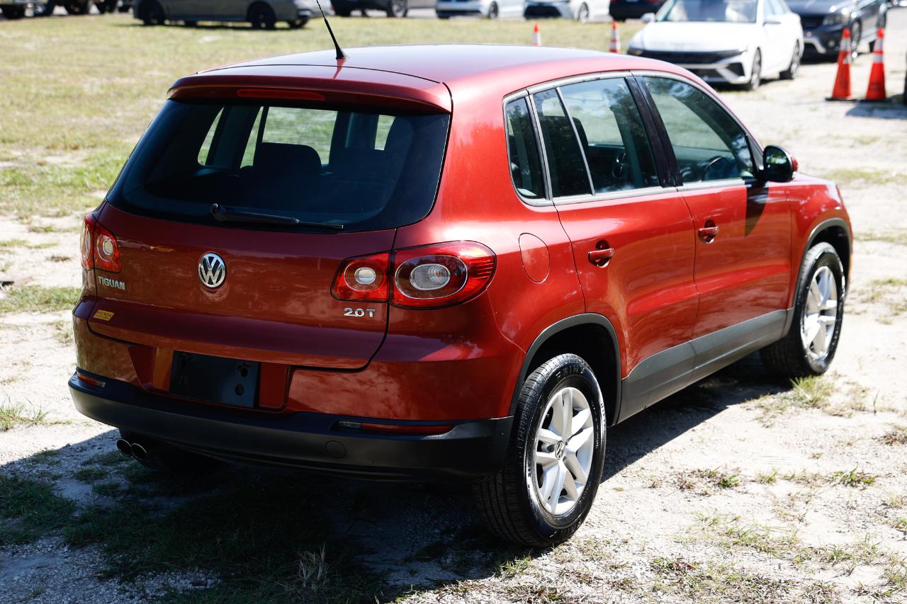 Volkswagen Tiguan  2011