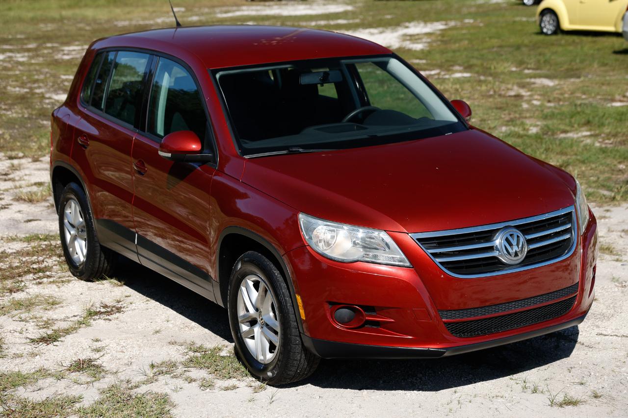 Volkswagen Tiguan  2011