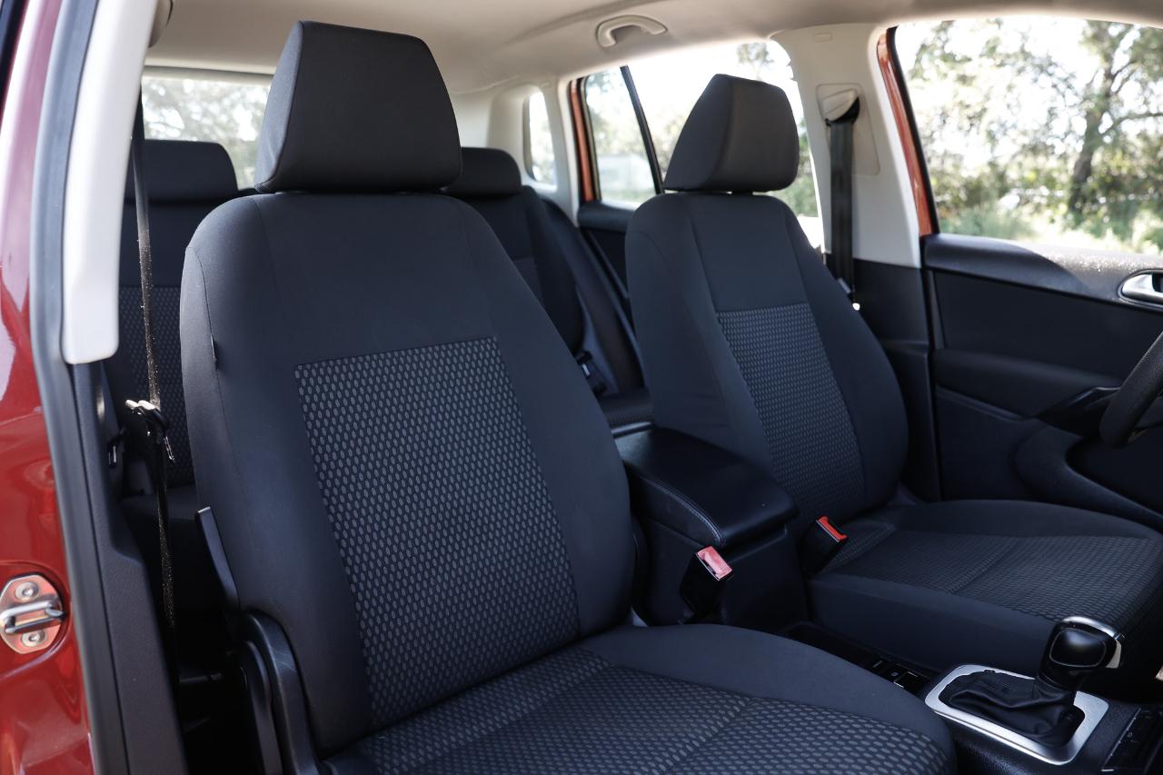 Volkswagen Tiguan  2011