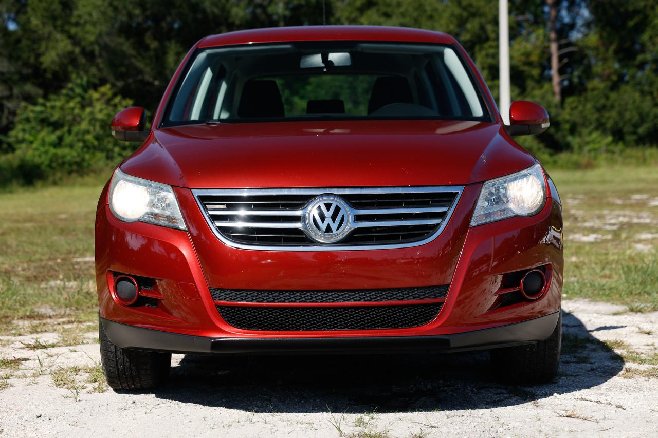 Volkswagen Tiguan  2011