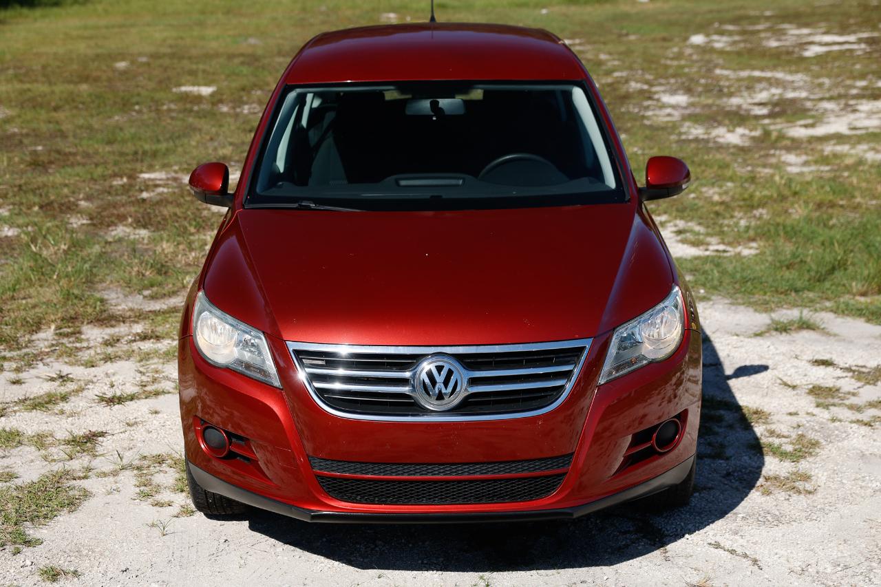 Volkswagen Tiguan  2011