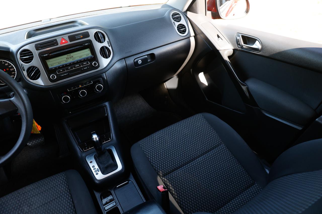 Volkswagen Tiguan  2011