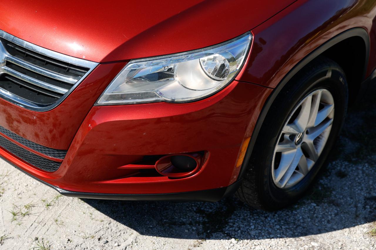Volkswagen Tiguan  2011