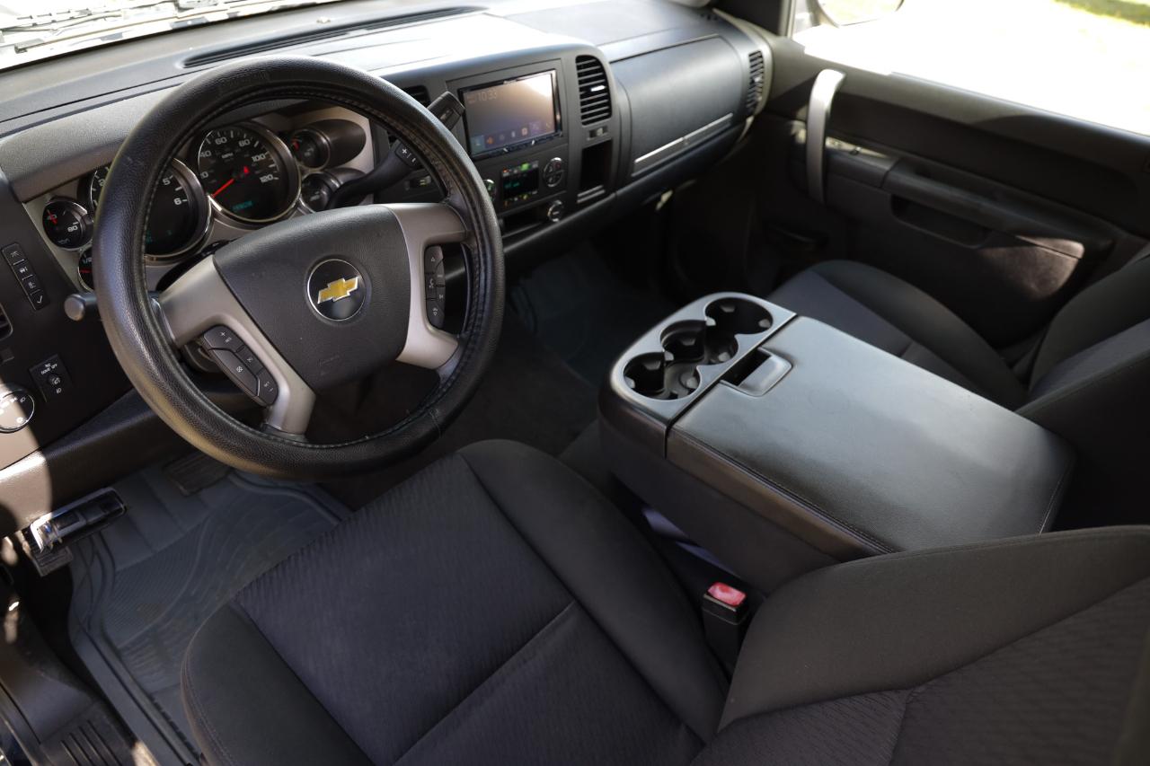 Chevrolet Silverado photo 4