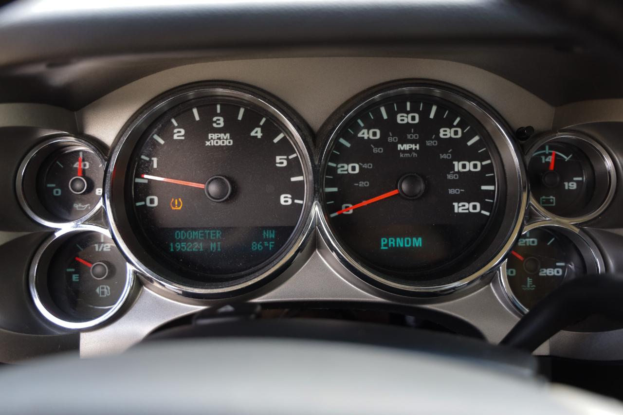 Chevrolet Silverado photo 29