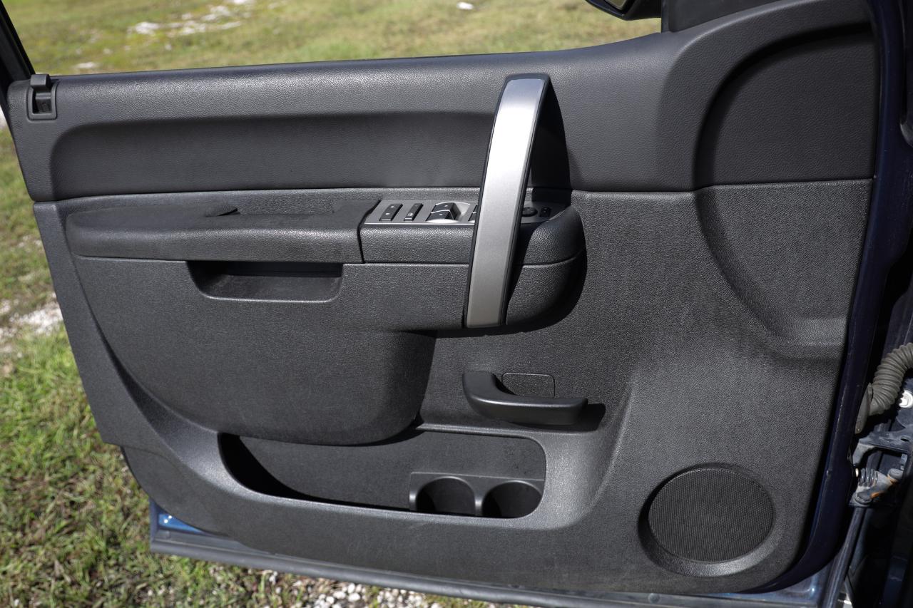 Chevrolet Silverado photo 36