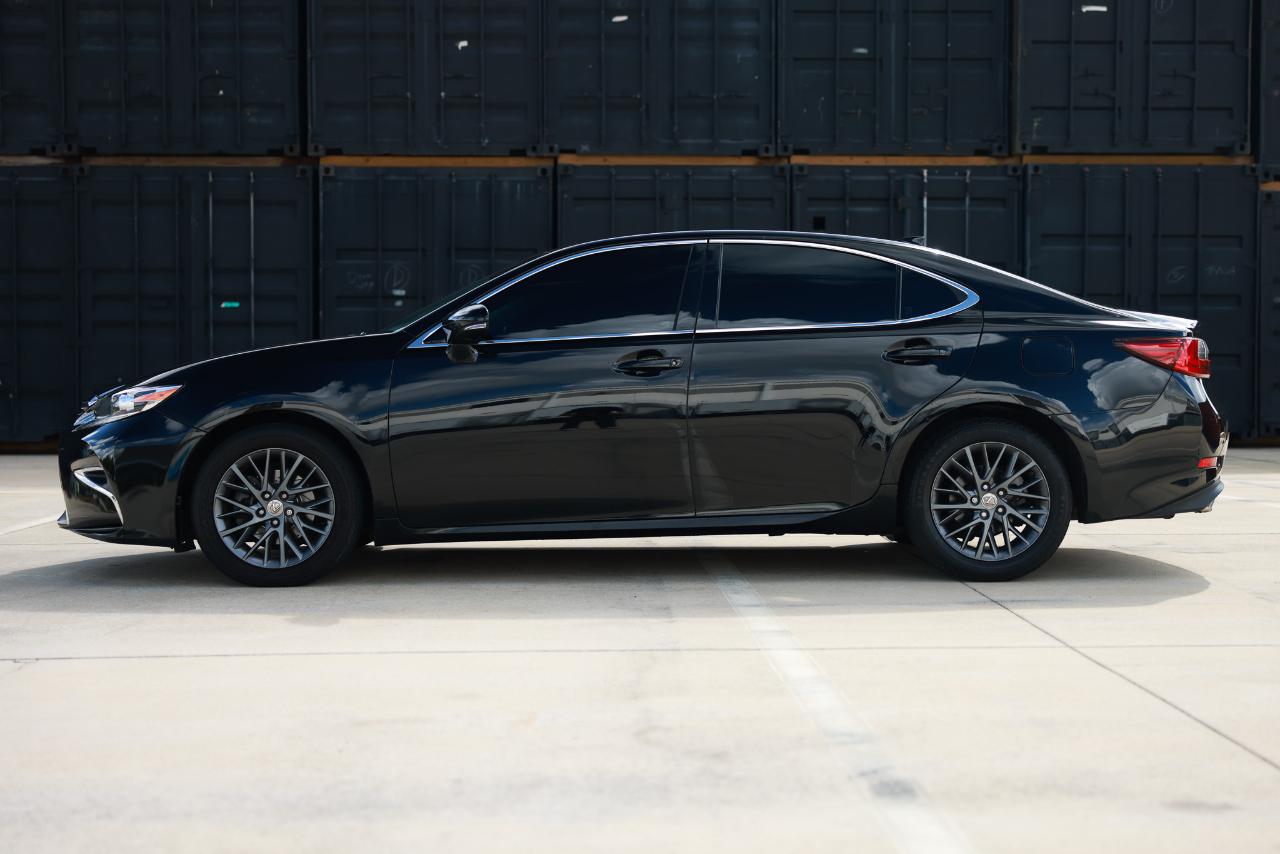 Lexus ES  2018
