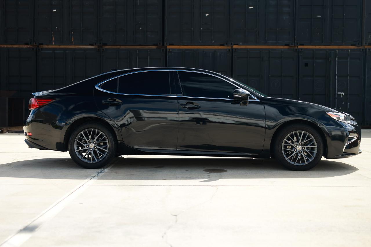 Lexus ES  2018