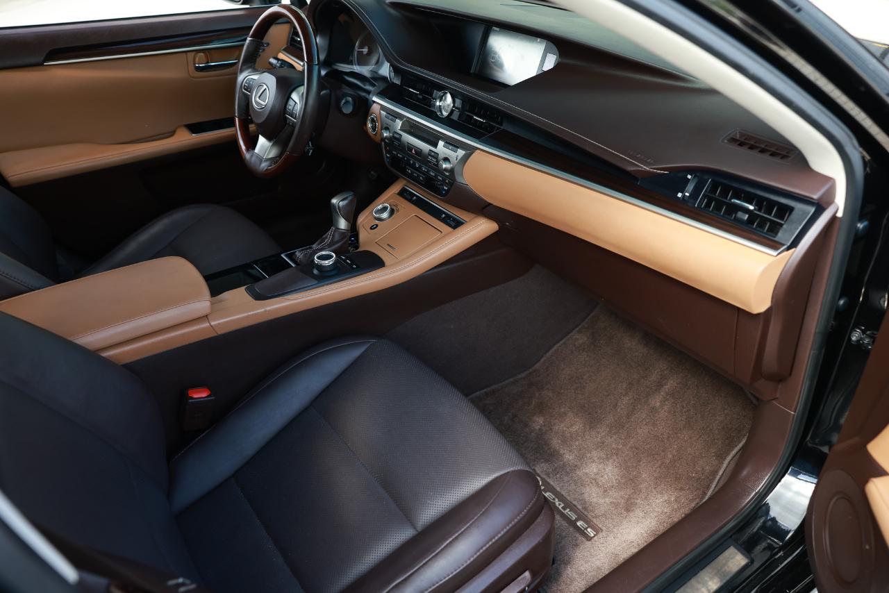 Lexus ES  2018