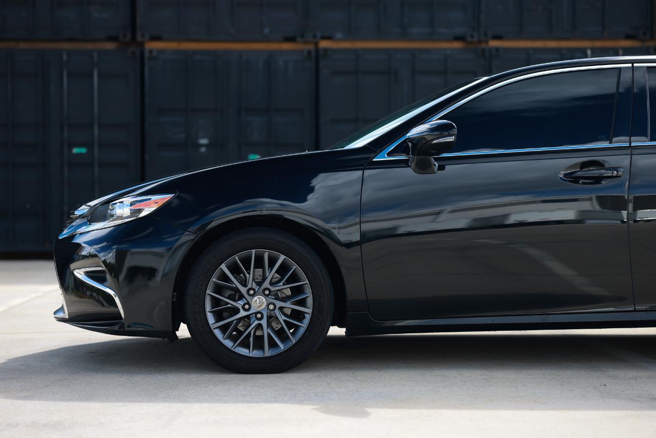 Lexus ES  2018