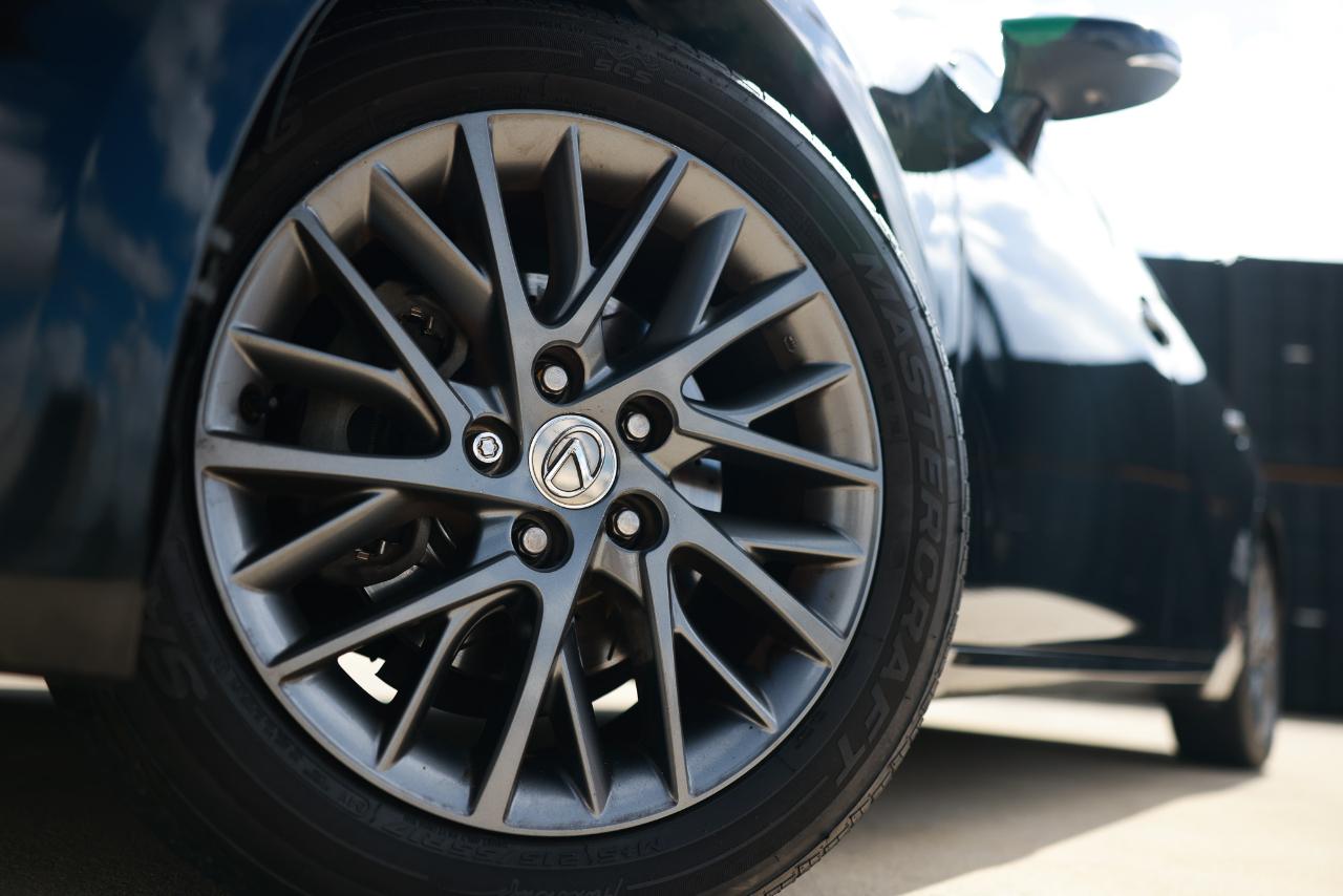 Lexus ES  2018