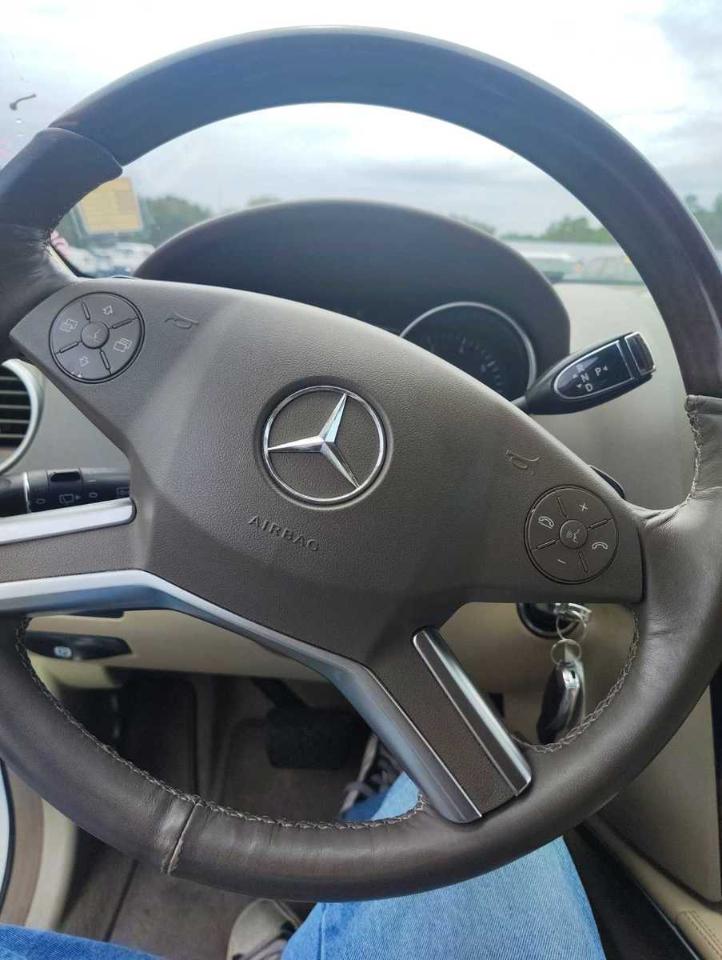 Mercedes-Benz M-Class  2011