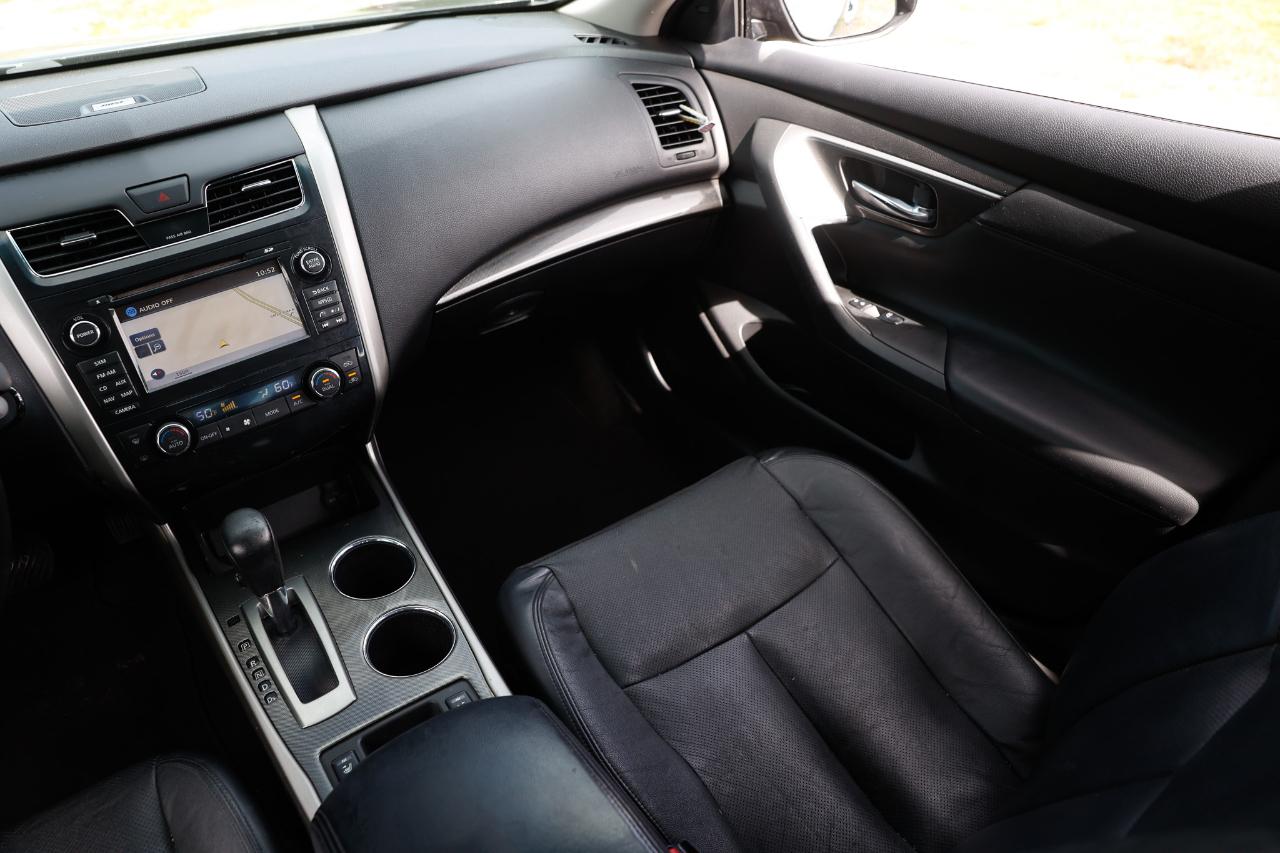 Nissan Altima  2015