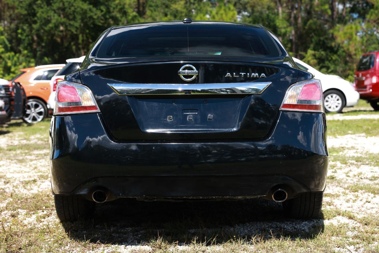 Nissan Altima  2015