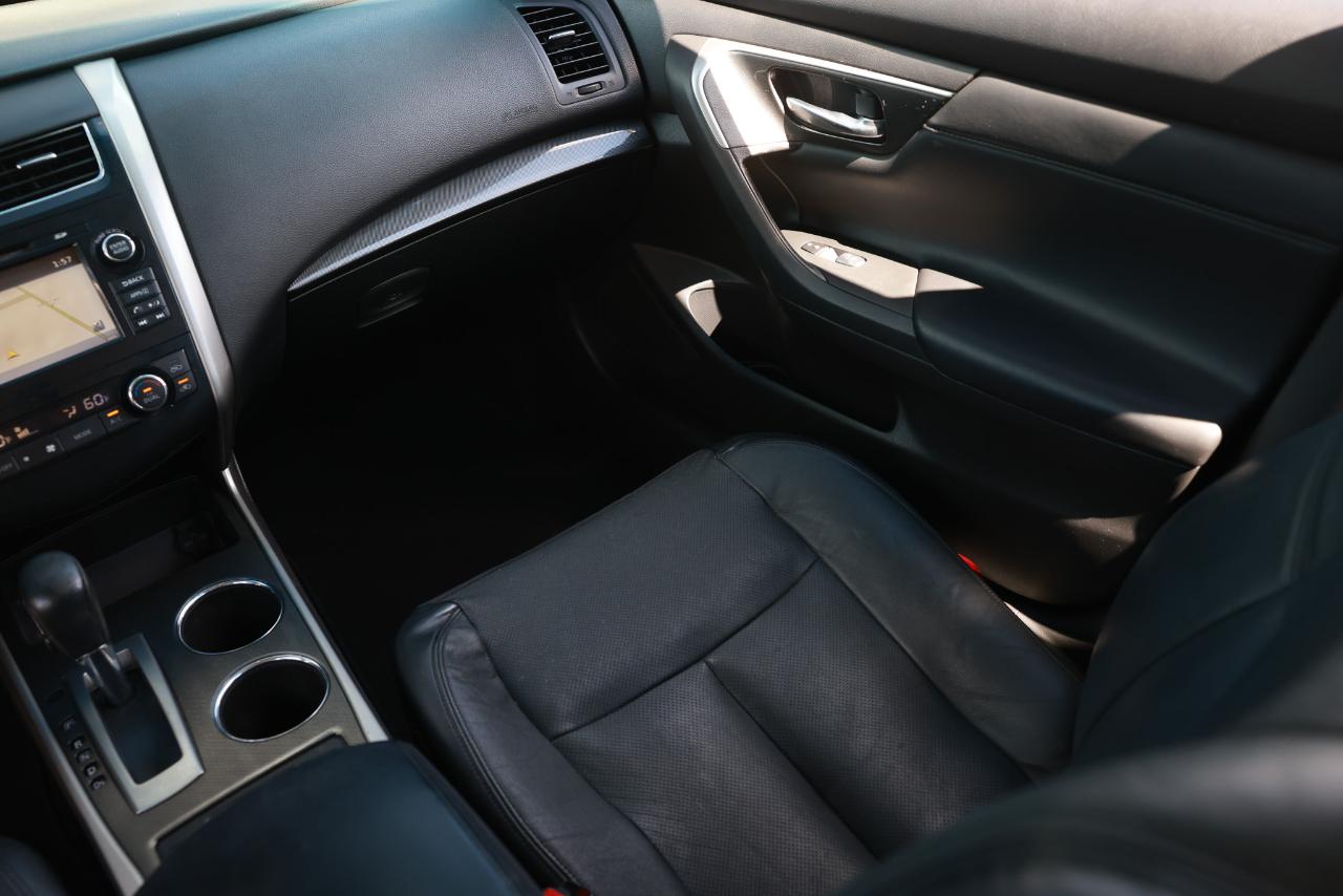 Nissan Altima  2015