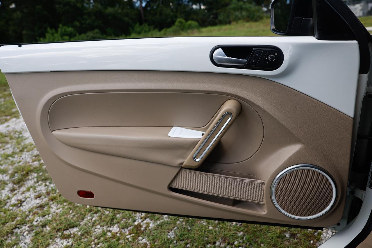 Volkswagen Beetle Coupe  2015