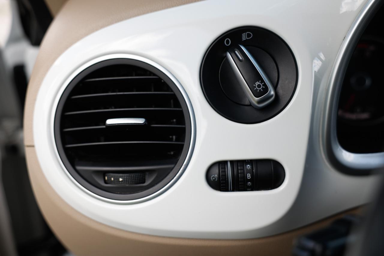 Volkswagen Beetle Coupe  2015