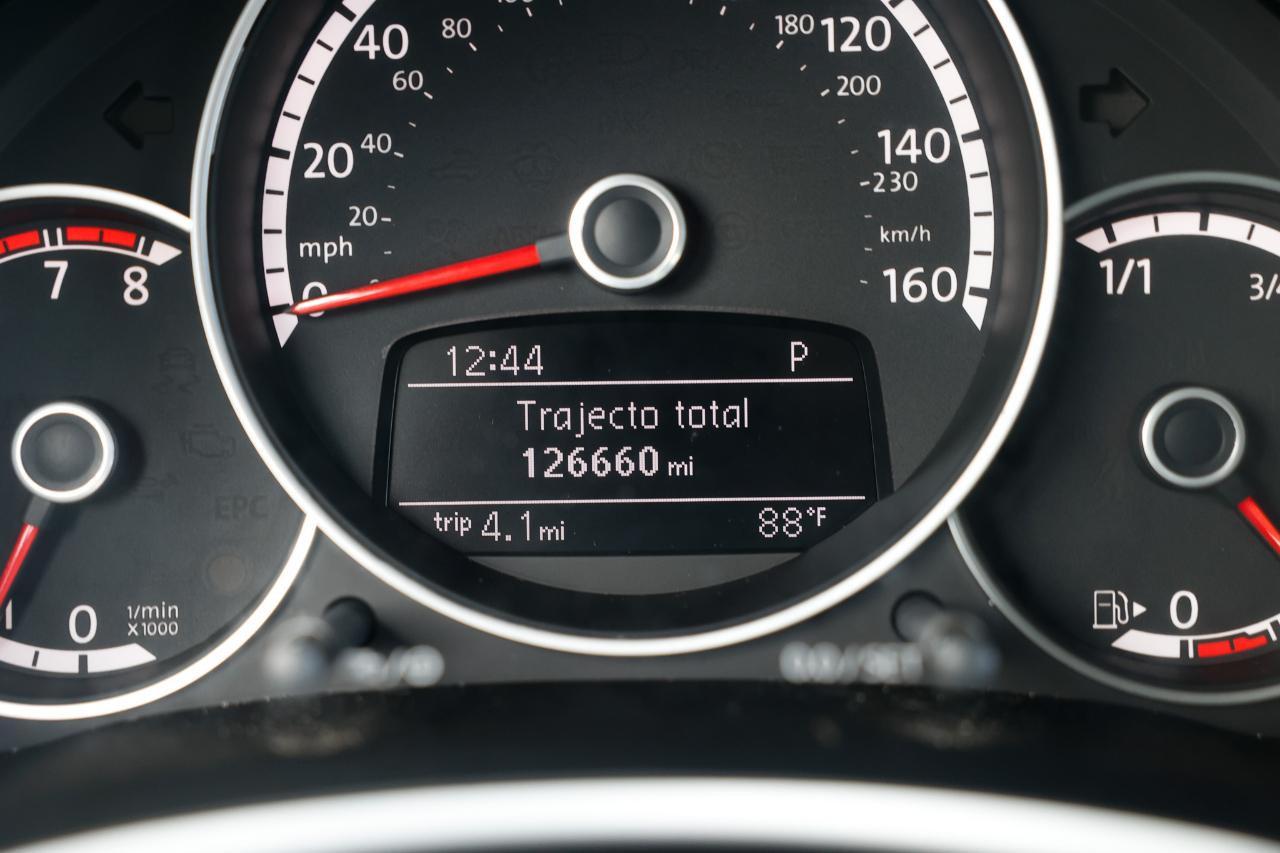 Volkswagen Beetle Coupe  2015