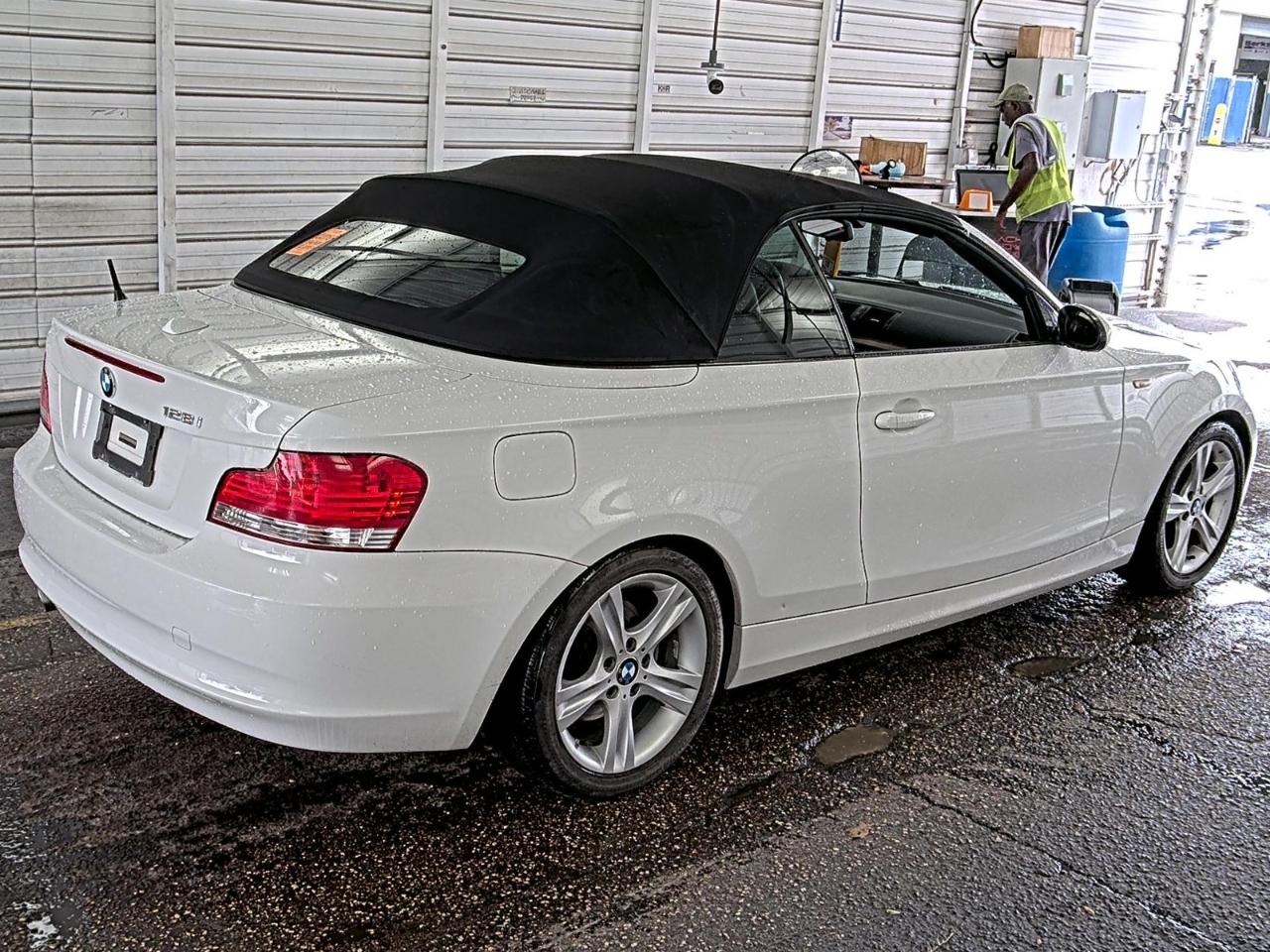 BMW 1 Series  2009