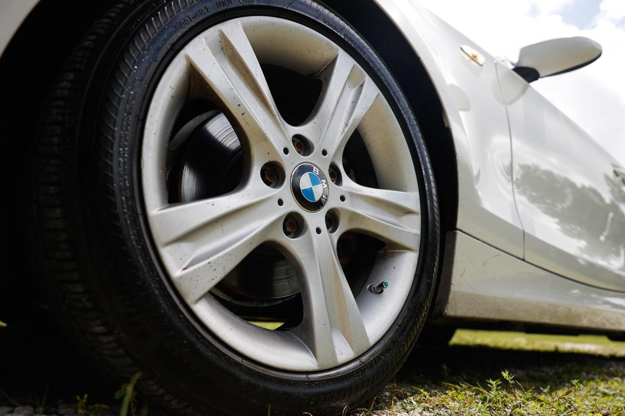 BMW 1 Series  2009