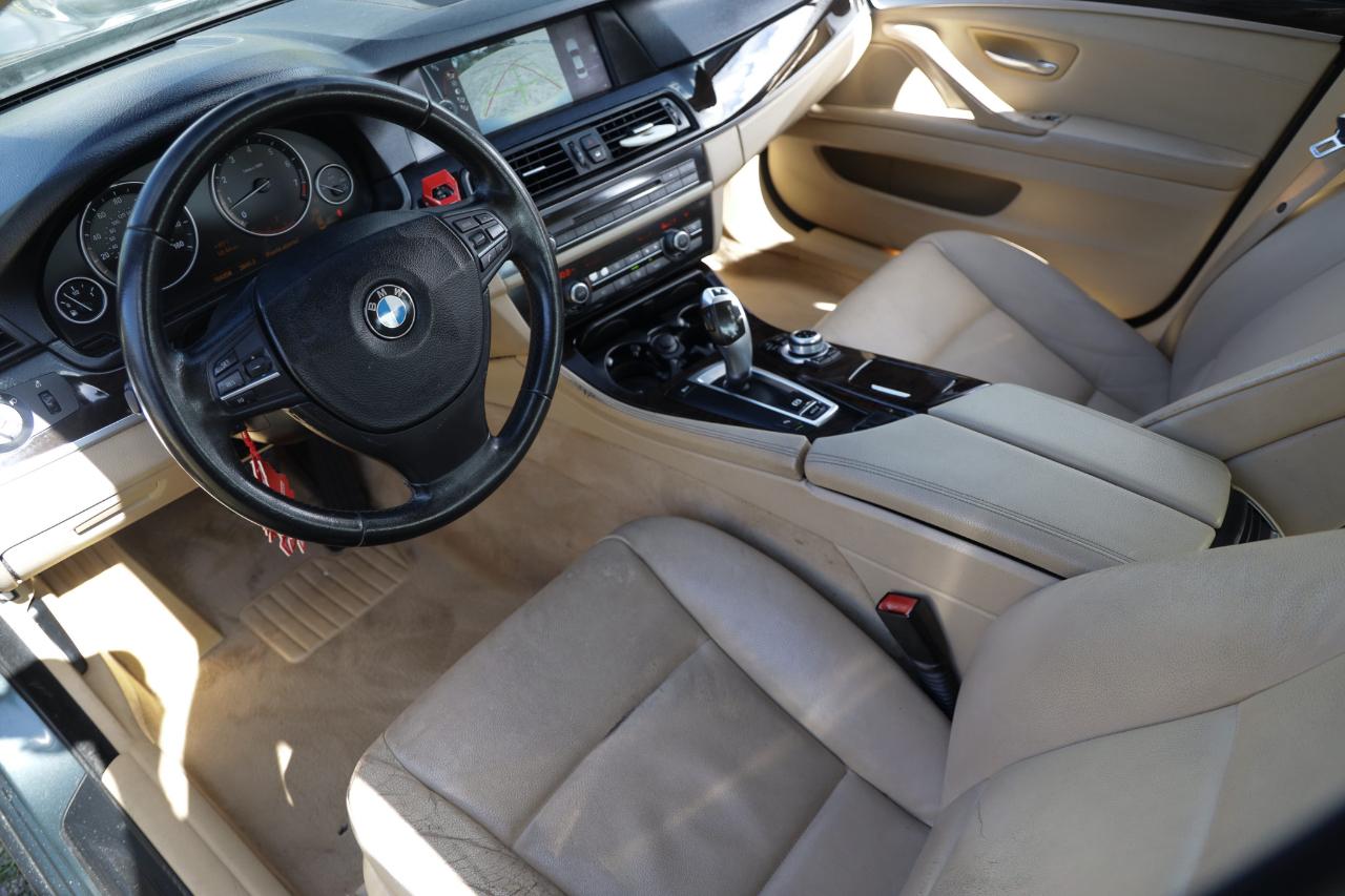 BMW 528i photo 4