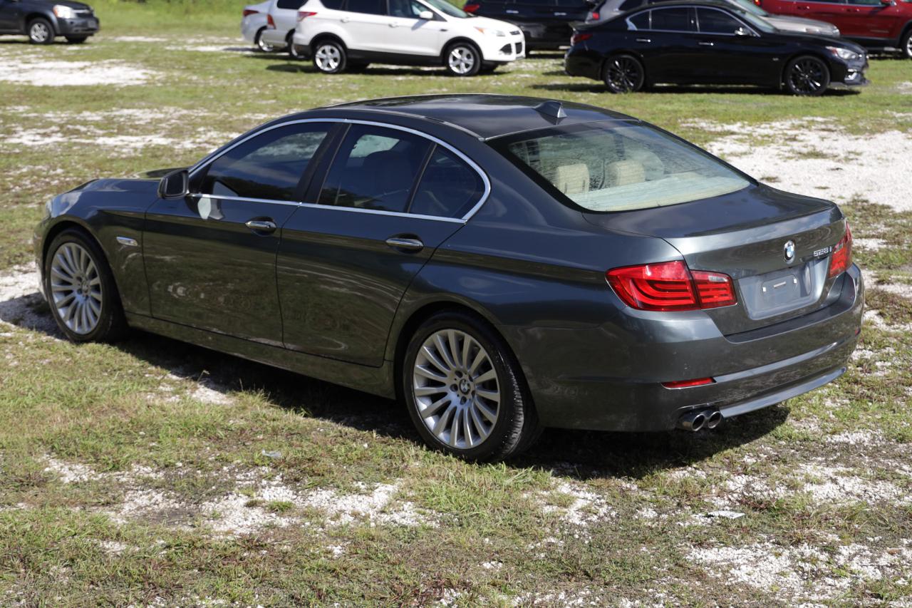BMW 528i photo 5