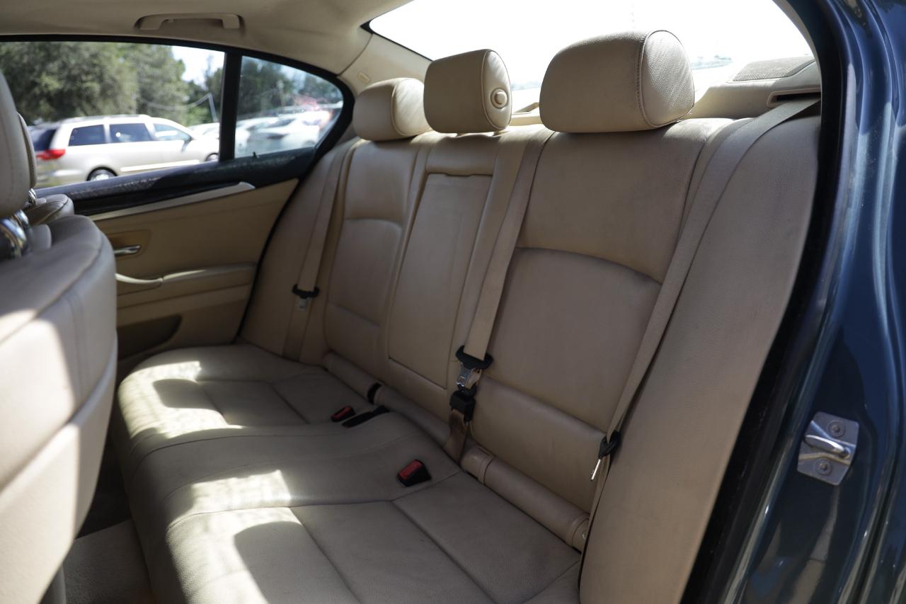 BMW 528i photo 8