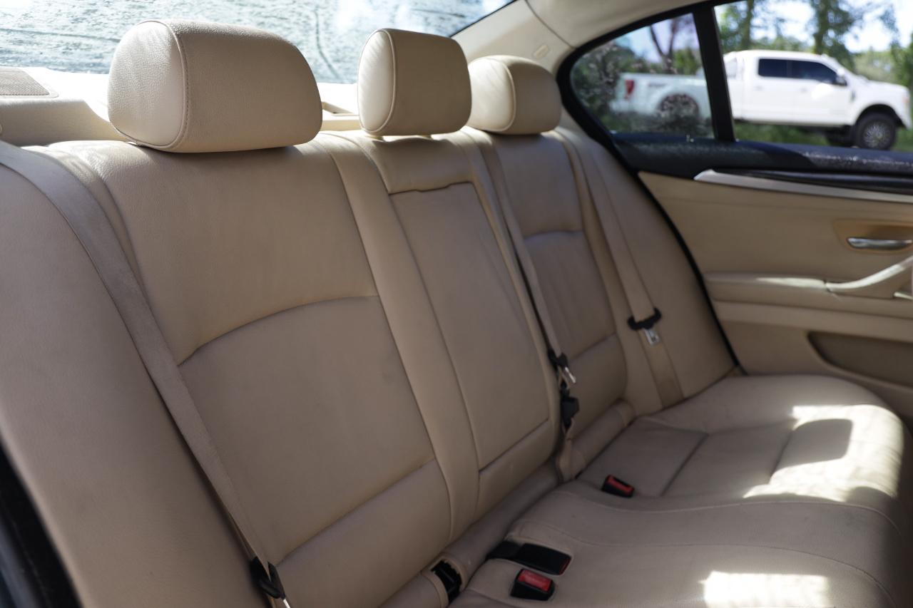 BMW 528i photo 14