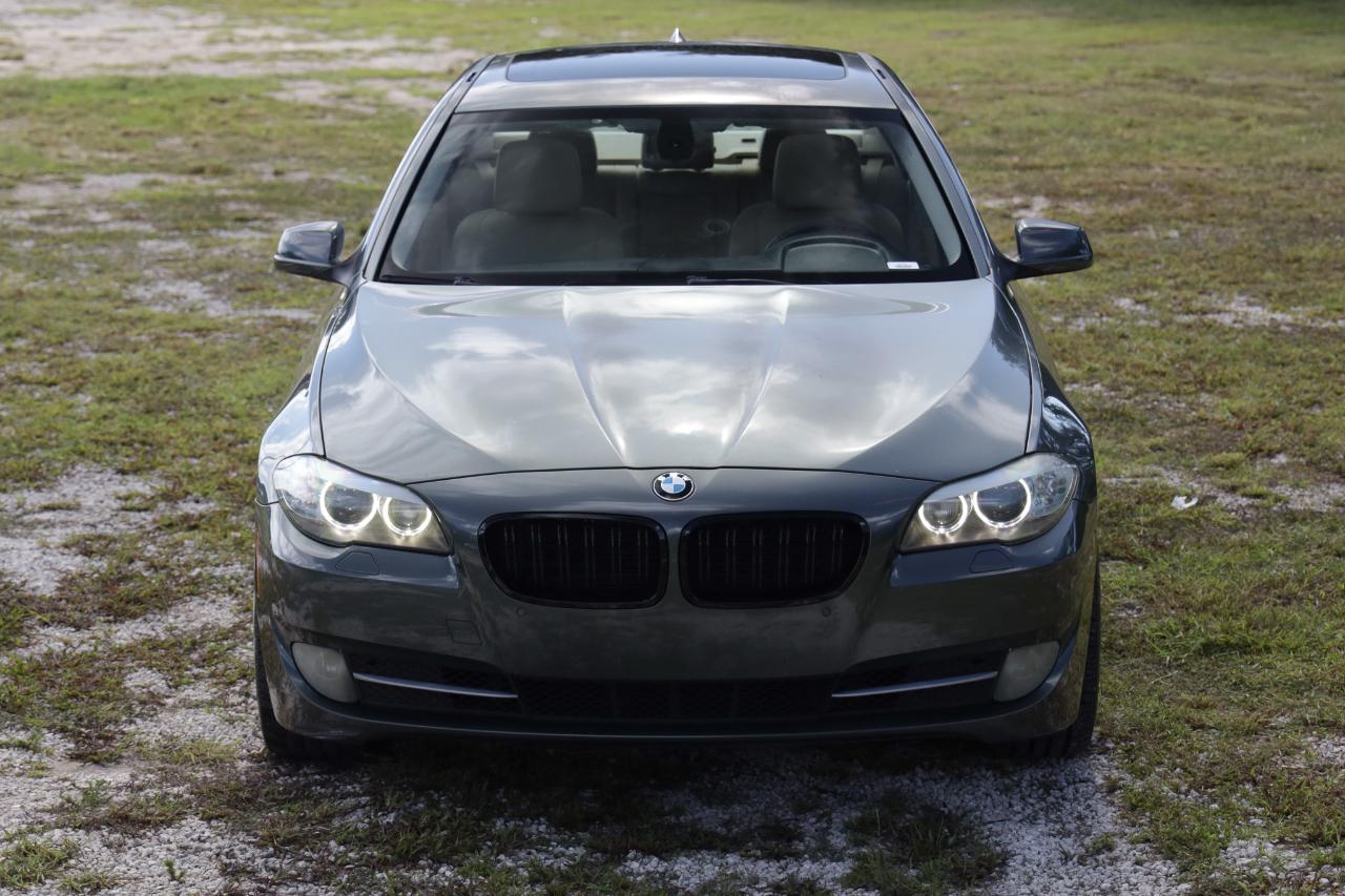 BMW 528i photo 17