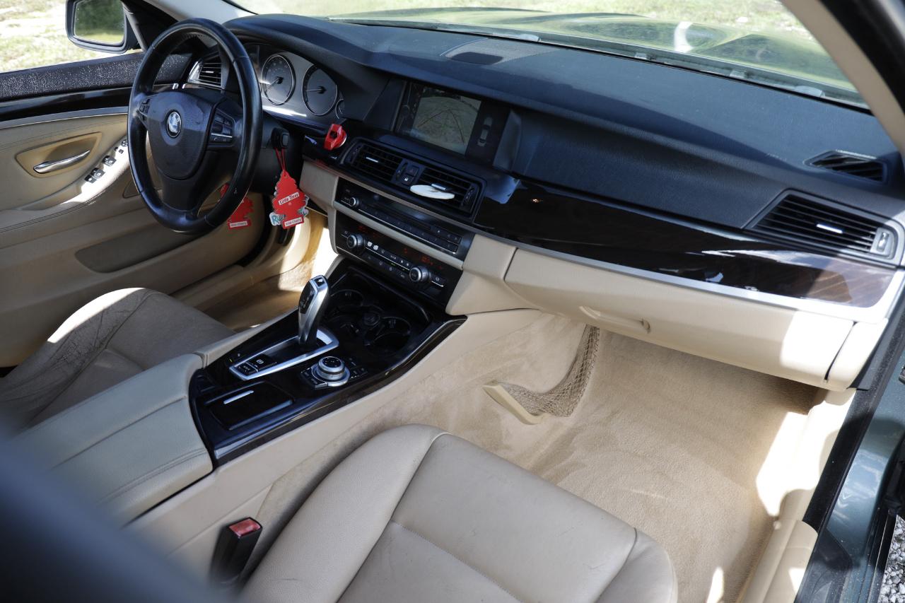 BMW 528i photo 18