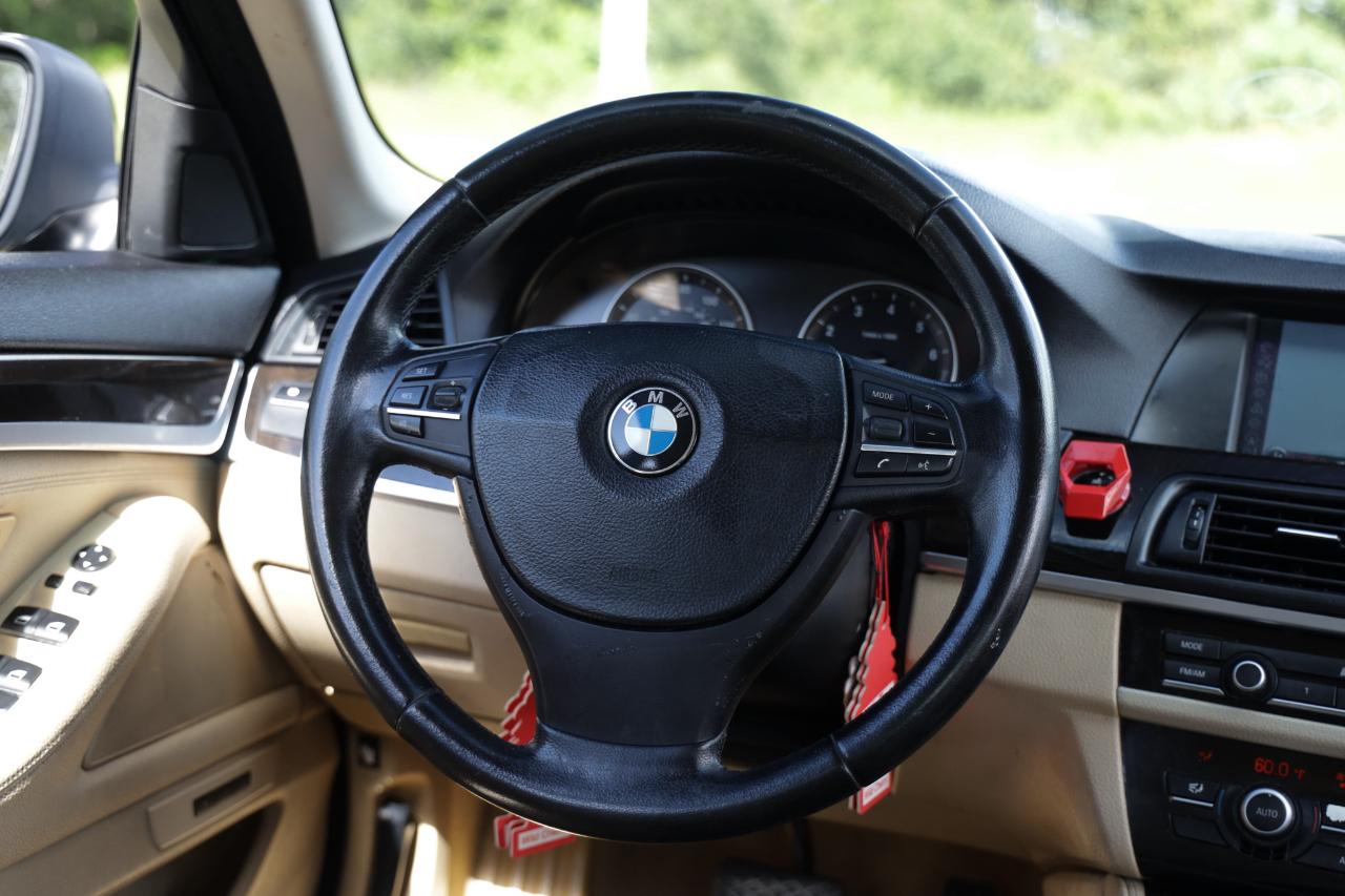 BMW 528i photo 28
