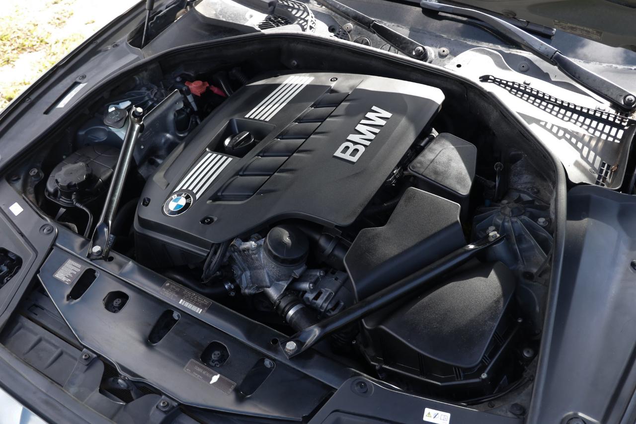 BMW 528i photo 45