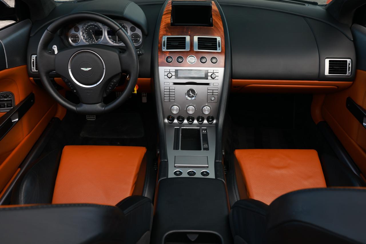 Aston Martin DB9  2006