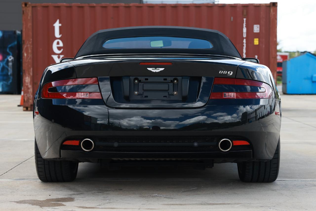 Aston Martin DB9  2006