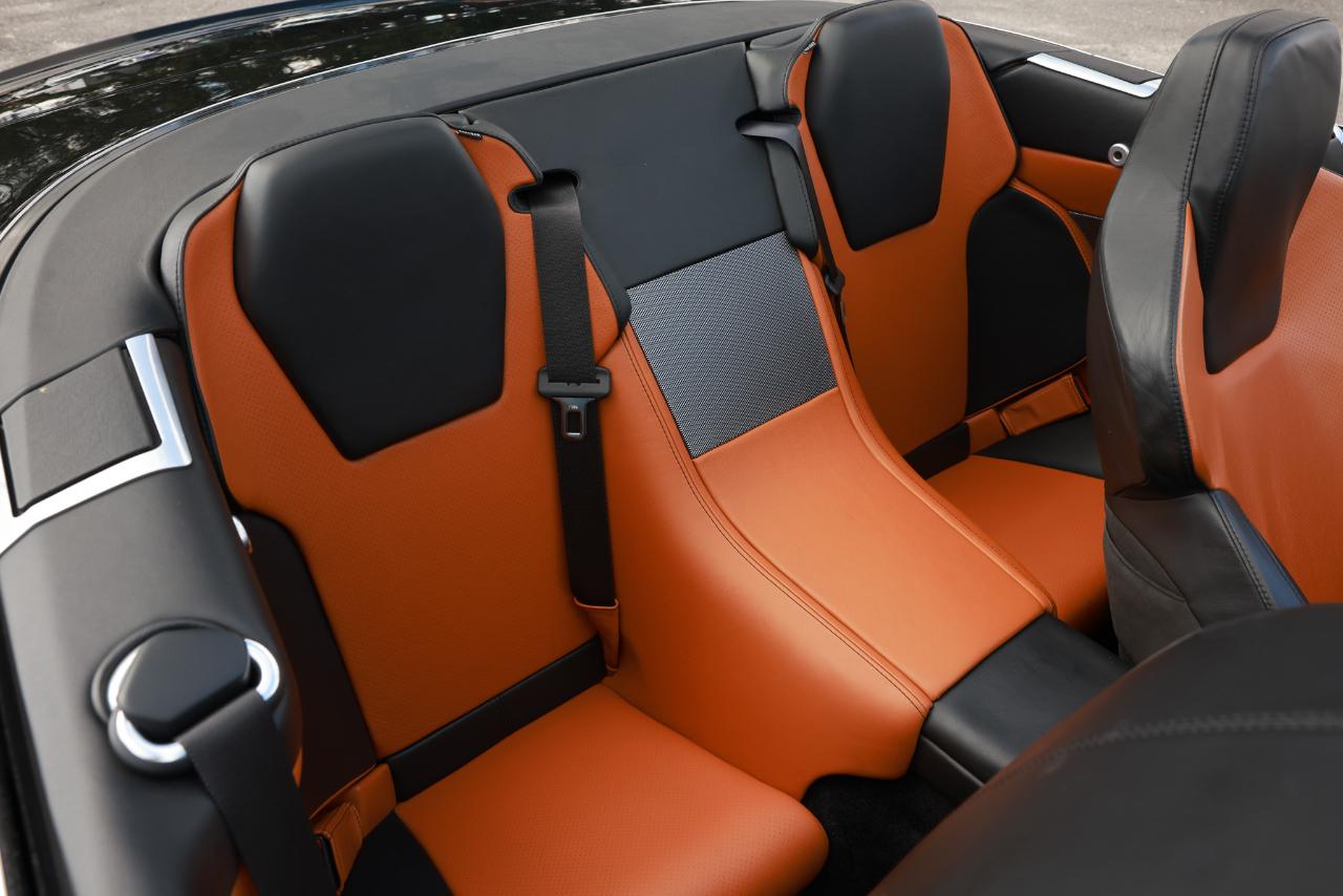 Aston Martin DB9  2006