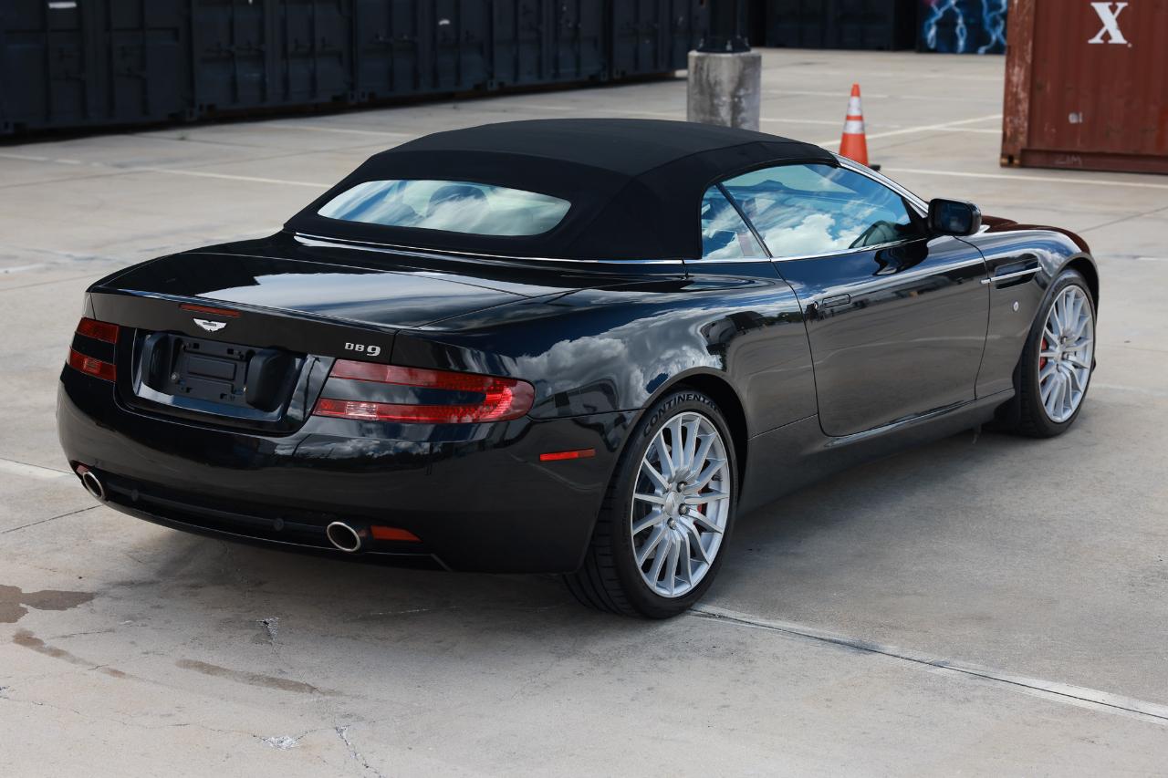 Aston Martin DB9  2006