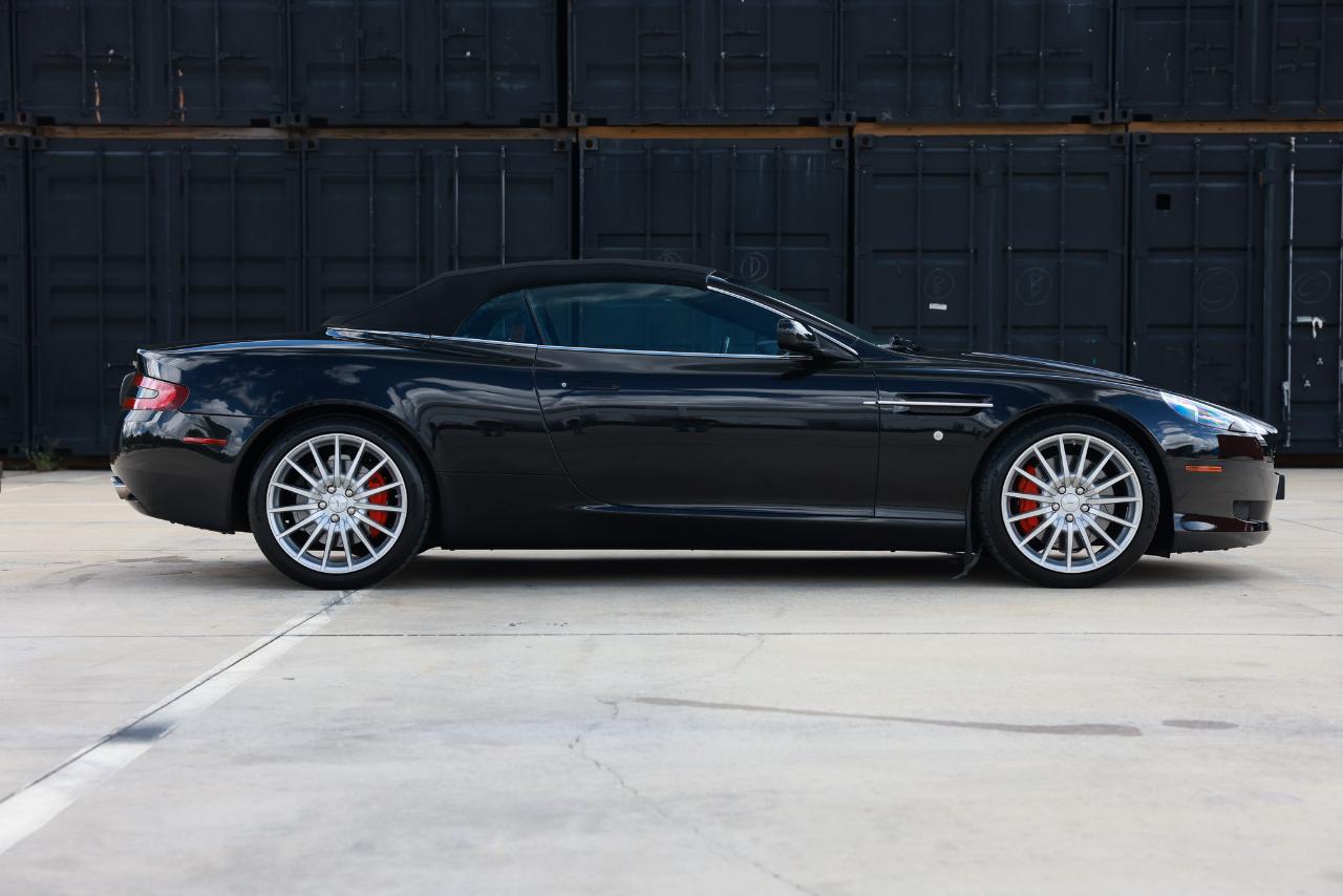 Aston Martin DB9  2006