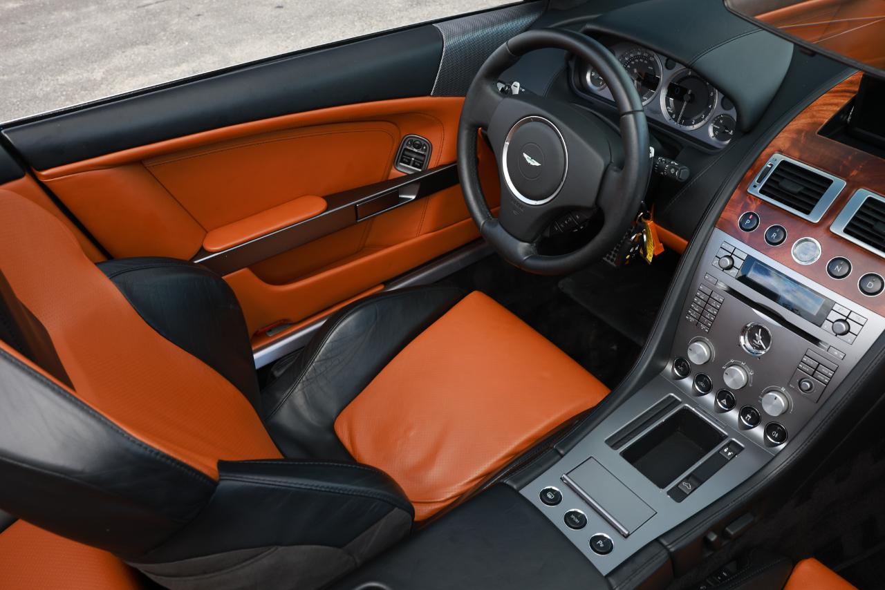 Aston Martin DB9  2006
