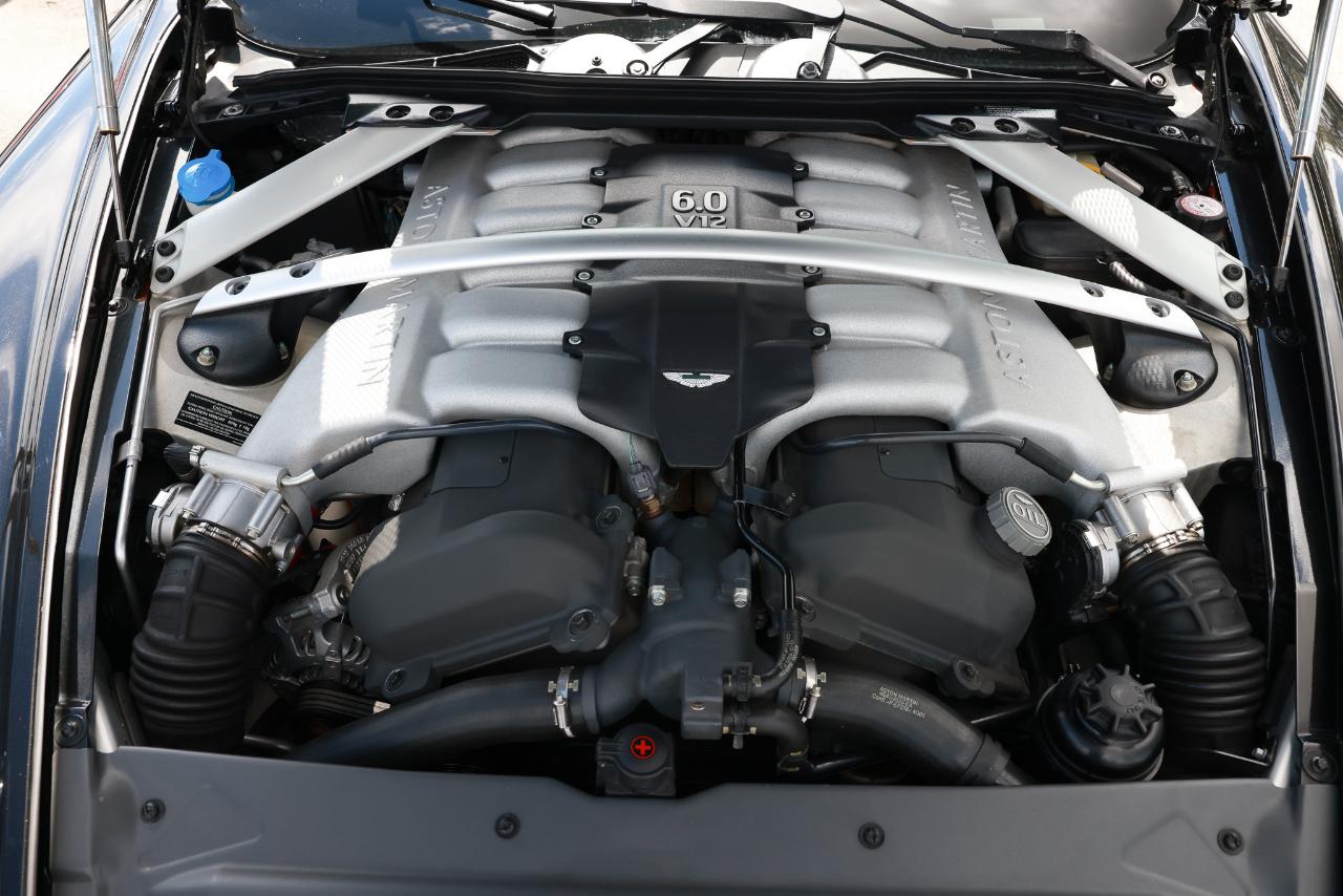Aston Martin DB9  2006
