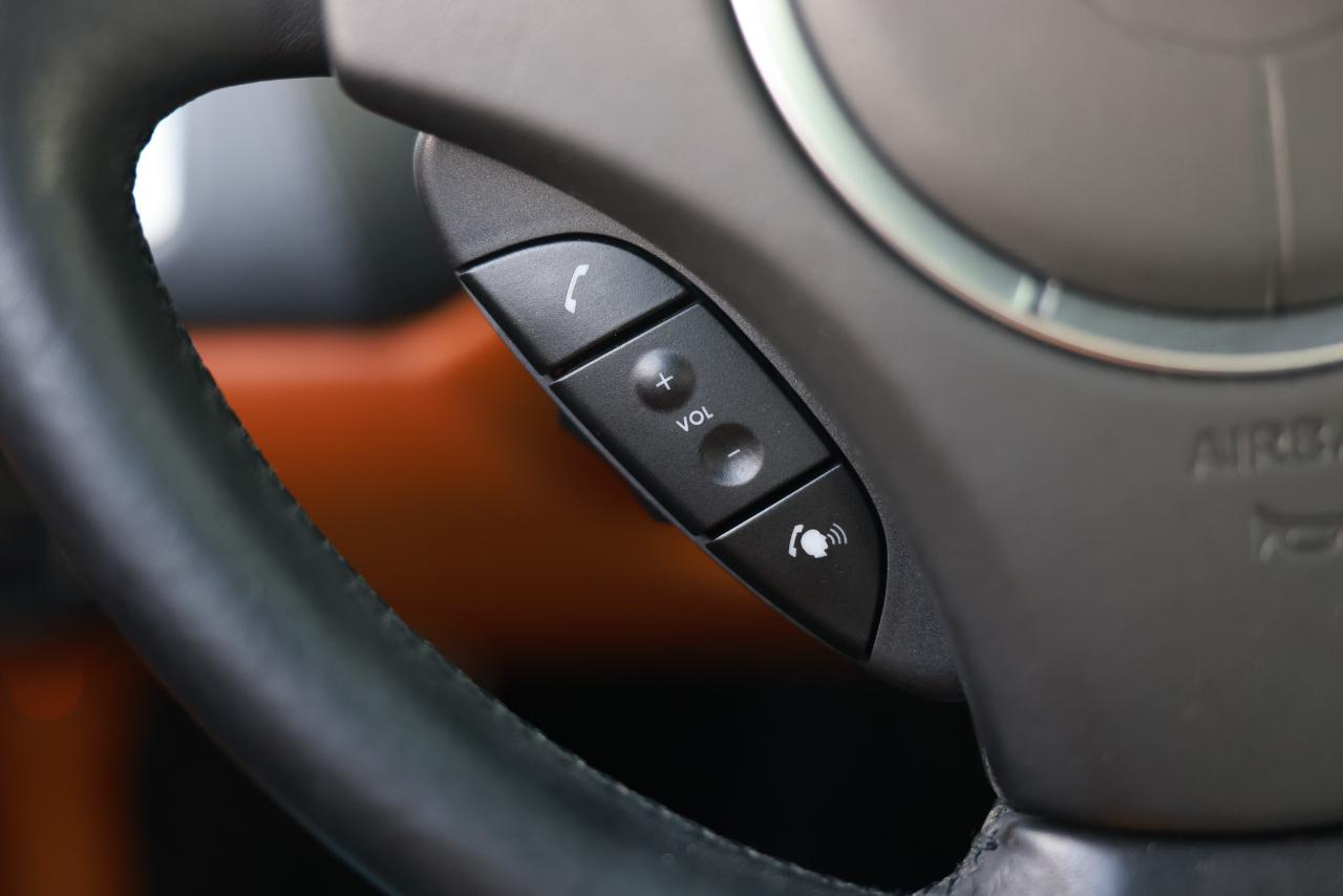 Aston Martin DB9  2006