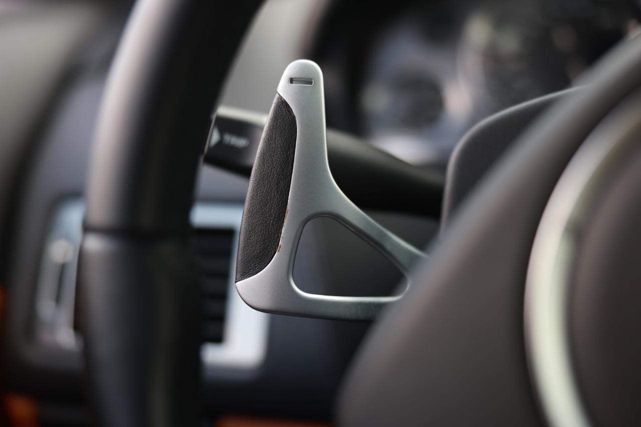 Aston Martin DB9  2006