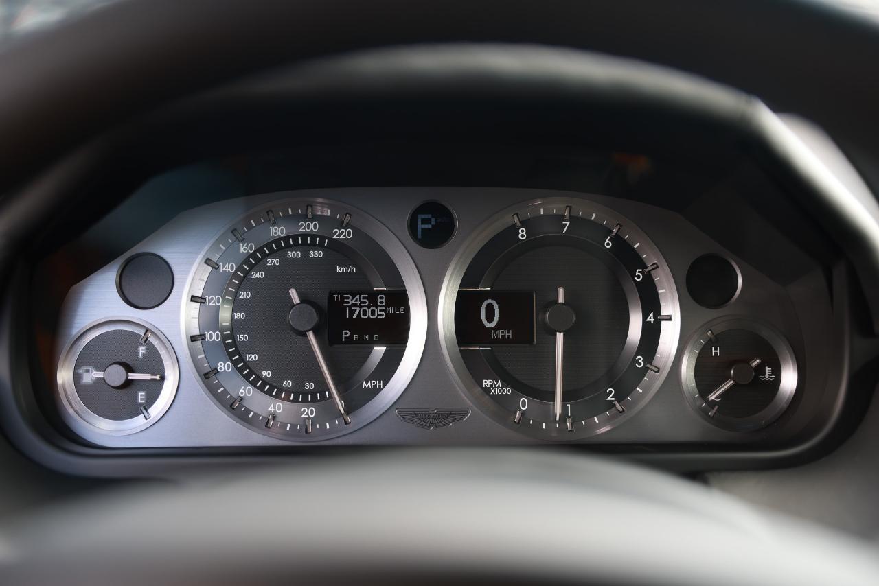 Aston Martin DB9  2006