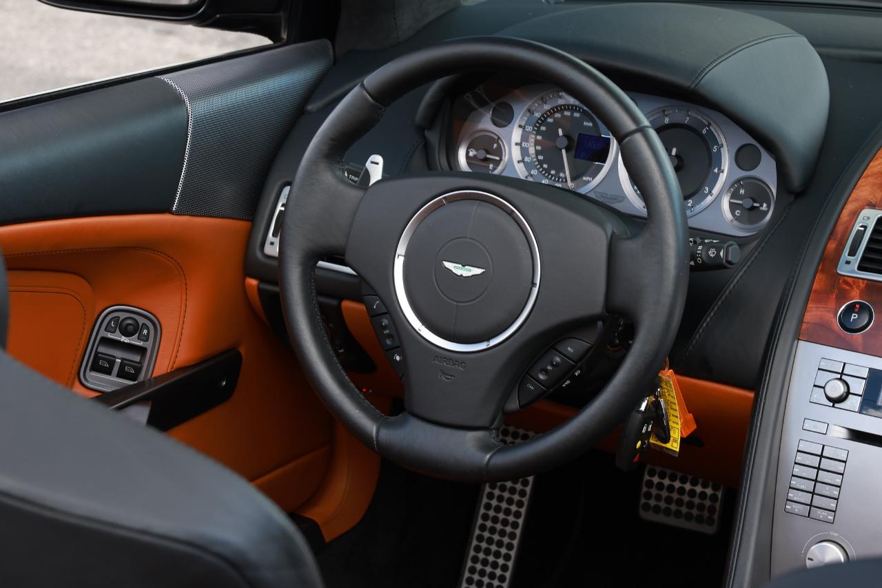 Aston Martin DB9  2006