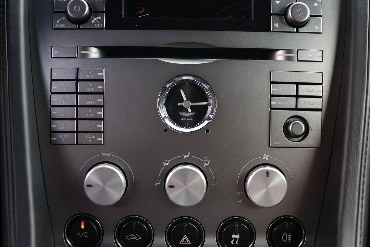Aston Martin DB9  2006