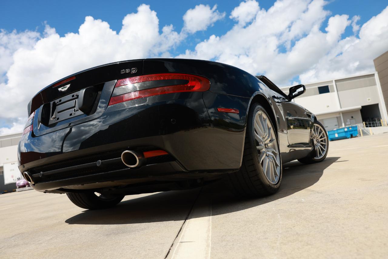 Aston Martin DB9  2006