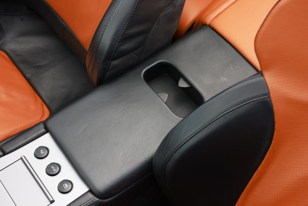 Aston Martin DB9  2006