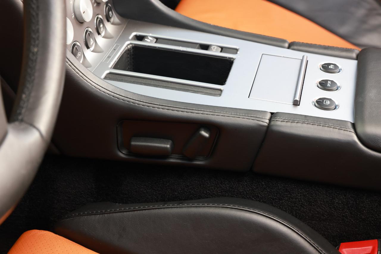 Aston Martin DB9  2006
