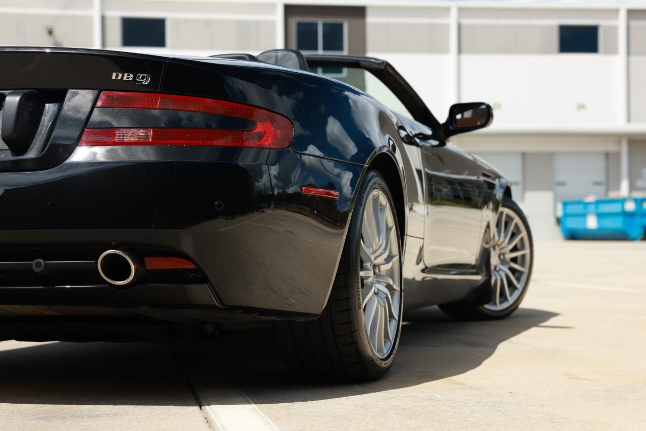 Aston Martin DB9  2006